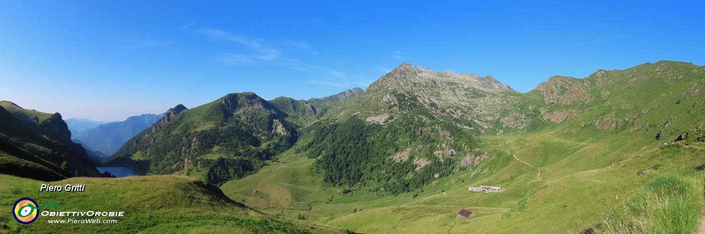 07 Il sole splende sulla conca da Ca' San Marco al Passo di Verrobbio.jpg